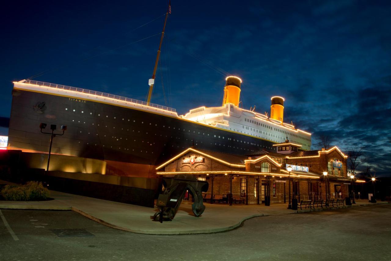 Smoky Bear Lodge With Guest House, Hot Tub, 1089 Free Tickets Each Paid Day, Dollywood And More Севьервилл Экстерьер фото