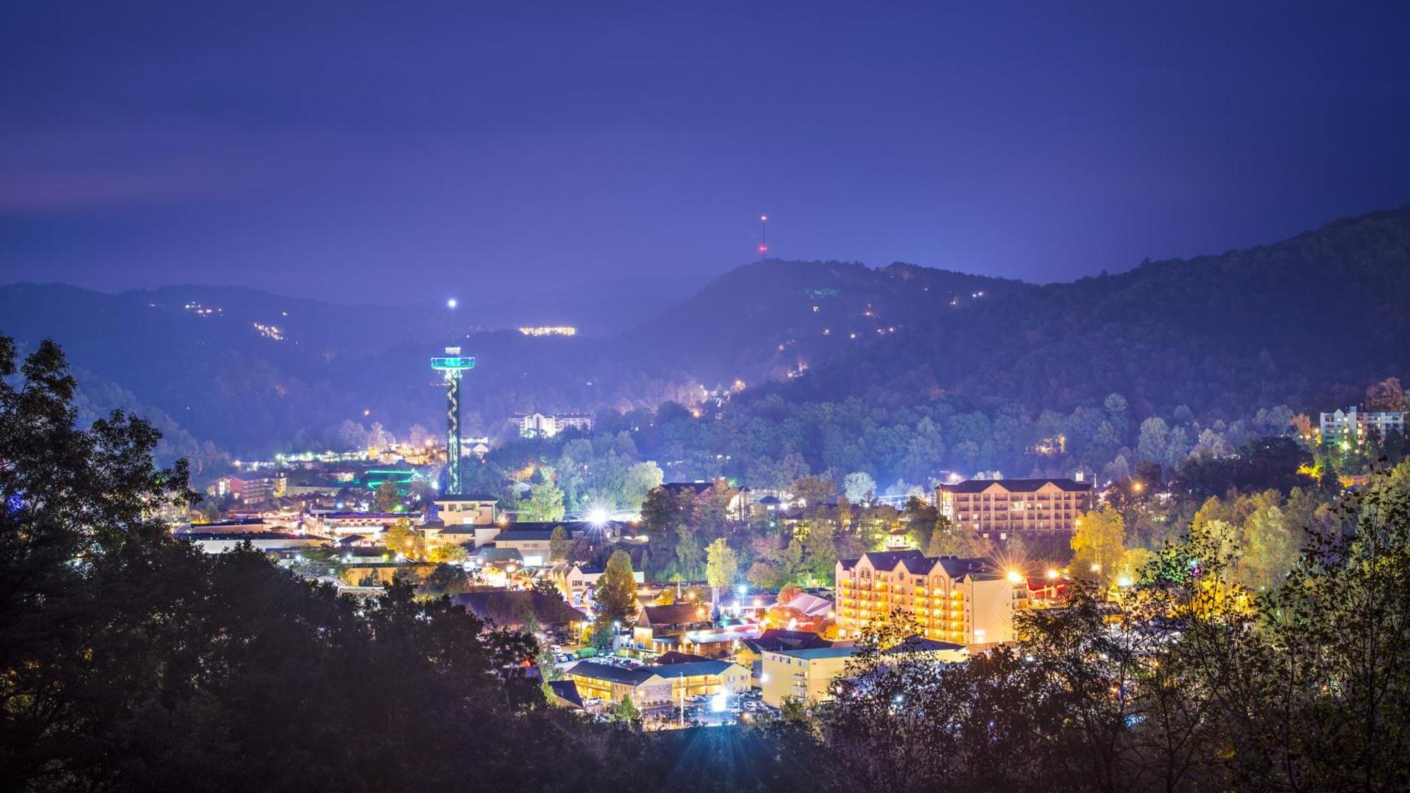 Smoky Bear Lodge With Guest House, Hot Tub, 1089 Free Tickets Each Paid Day, Dollywood And More Севьервилл Экстерьер фото