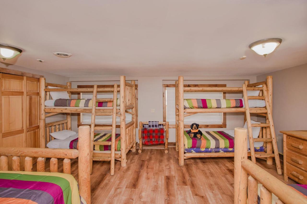 Smoky Bear Lodge With Guest House, Hot Tub, 1089 Free Tickets Each Paid Day, Dollywood And More Севьервилл Экстерьер фото