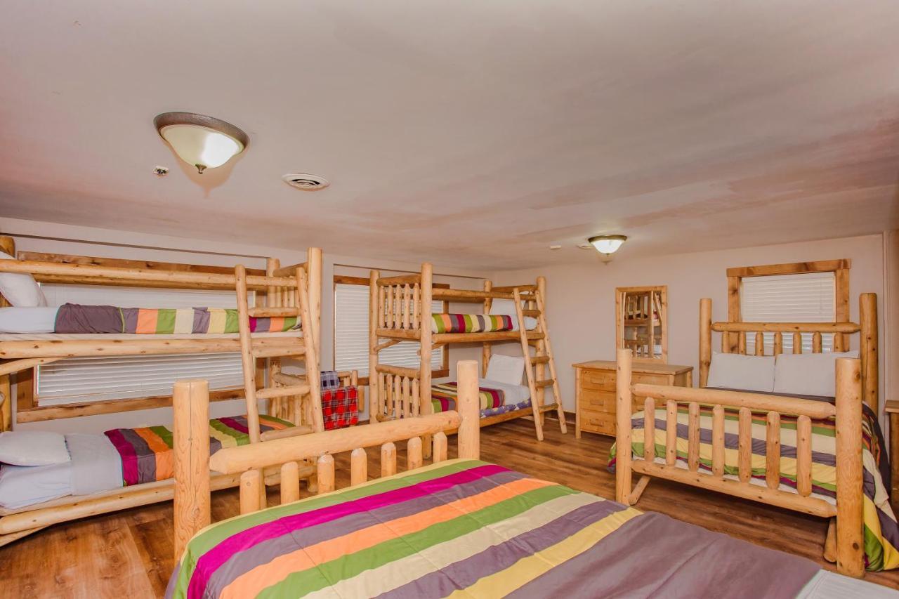 Smoky Bear Lodge With Guest House, Hot Tub, 1089 Free Tickets Each Paid Day, Dollywood And More Севьервилл Экстерьер фото