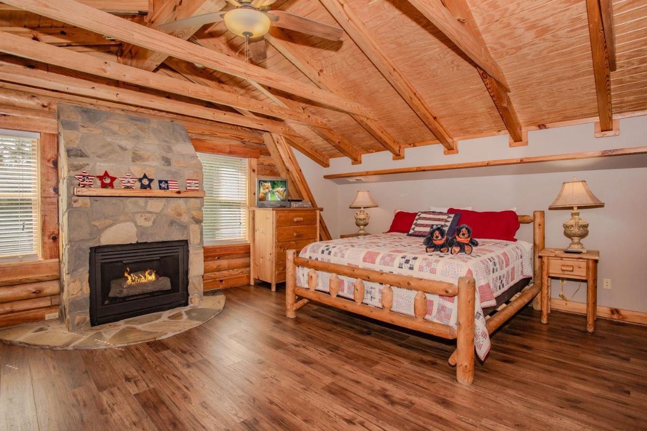 Smoky Bear Lodge With Guest House, Hot Tub, 1089 Free Tickets Each Paid Day, Dollywood And More Севьервилл Экстерьер фото